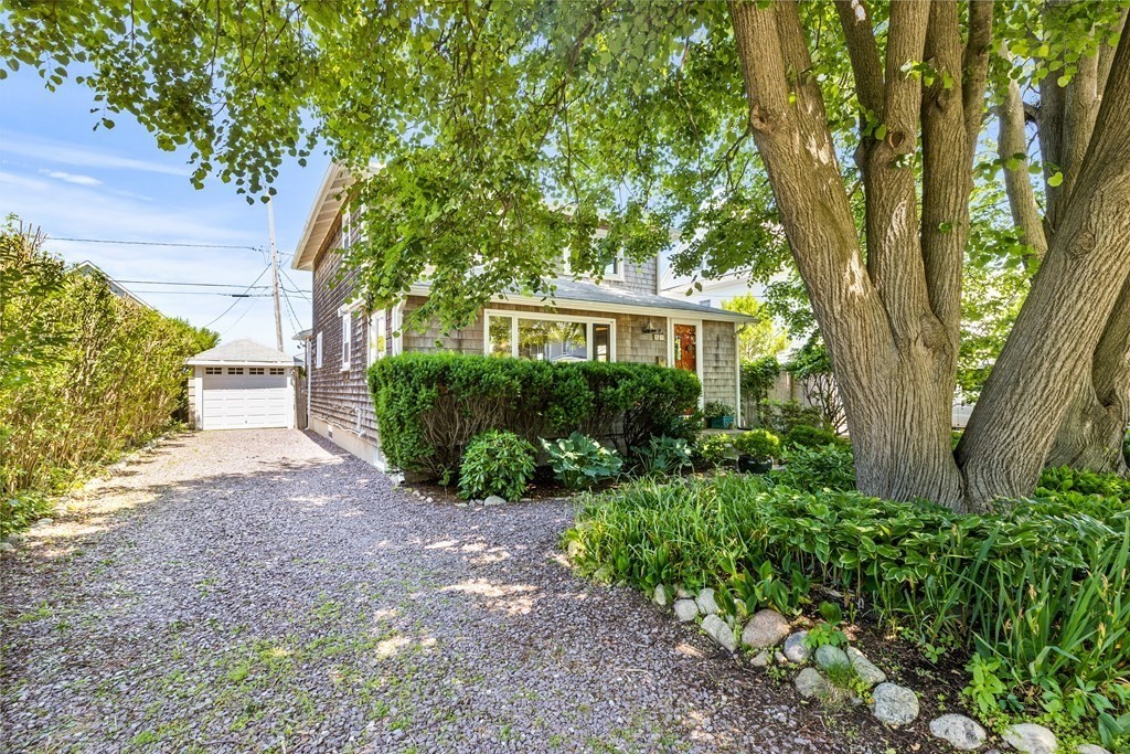 87 Marion Road Scituate, MA 02066 - Photo 3 of 32