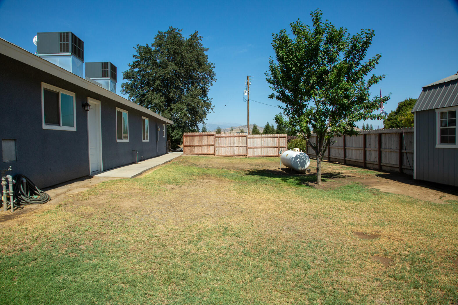147 South Cornucopia Road Exeter, CA 93221 - Photo 5 of 42 BOP_6372