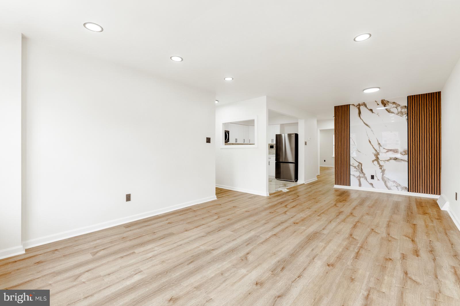 12084 Abby Road Philadelphia, PA 19154 - Photo 5 of 39 1st Floor Living Room