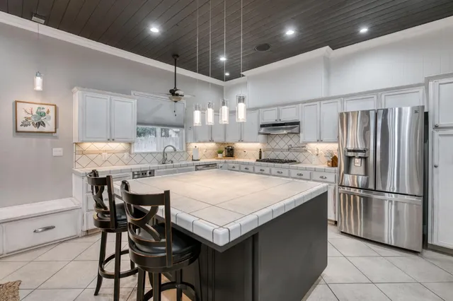 $625,000 | 1015 East Chestnut Court, Visalia, CA 93292