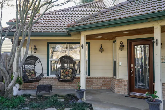 $625,000 | 1015 East Chestnut Court, Visalia, CA 93292