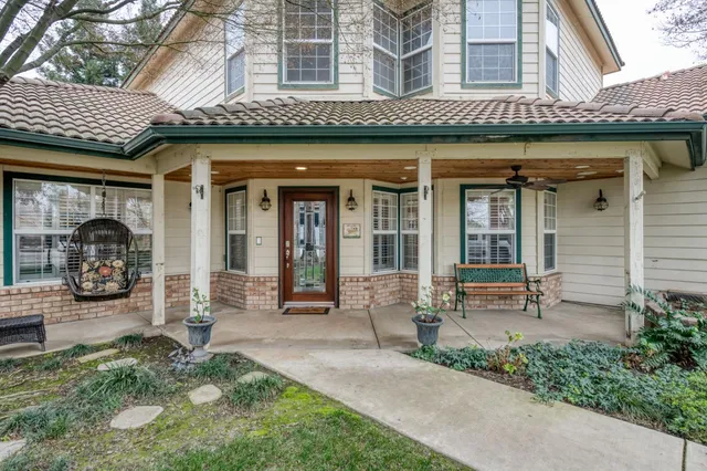 $625,000 | 1015 East Chestnut Court, Visalia, CA 93292