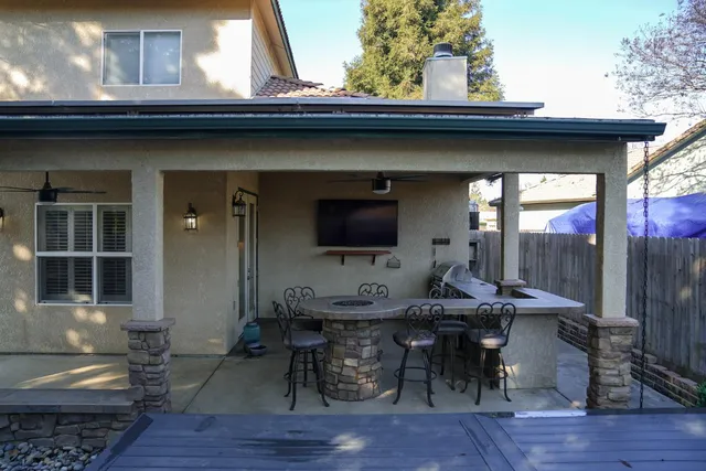 $625,000 | 1015 East Chestnut Court, Visalia, CA 93292