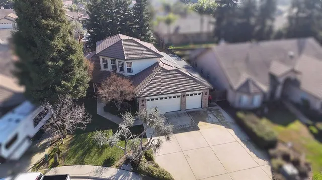 $625,000 | 1015 East Chestnut Court, Visalia, CA 93292