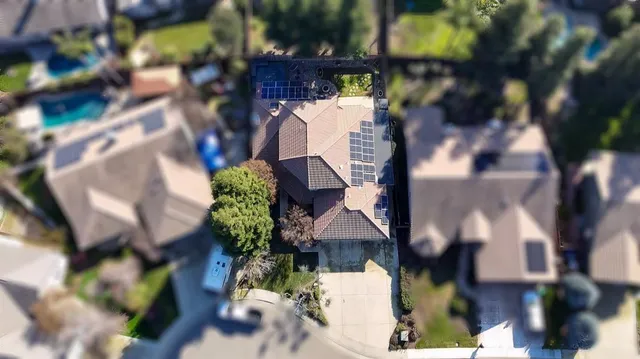 $625,000 | 1015 East Chestnut Court, Visalia, CA 93292