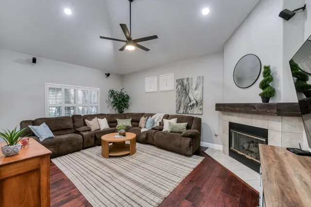 $625,000 | 1015 East Chestnut Court, Visalia, CA 93292