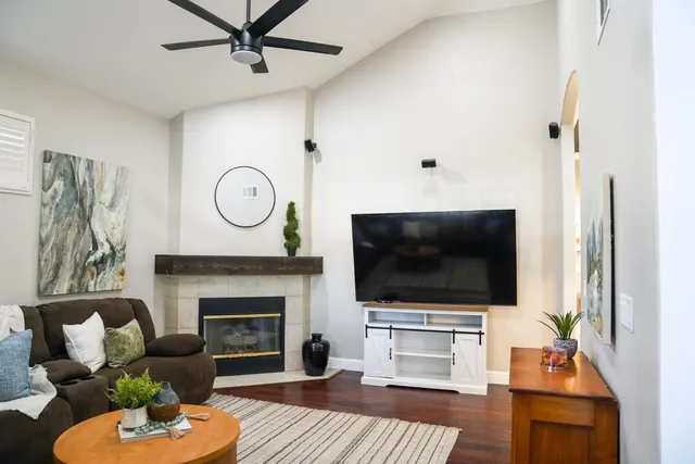 $625,000 | 1015 East Chestnut Court, Visalia, CA 93292