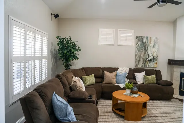 $625,000 | 1015 East Chestnut Court, Visalia, CA 93292