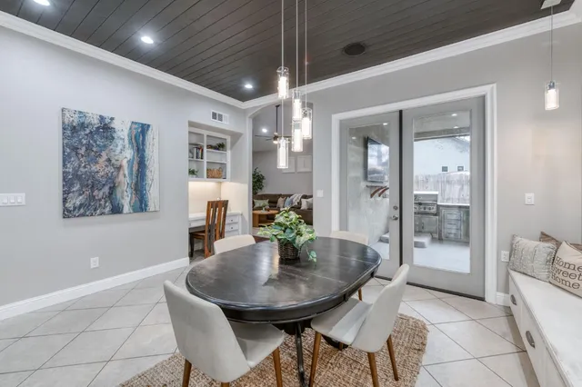 $625,000 | 1015 East Chestnut Court, Visalia, CA 93292