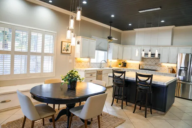 $625,000 | 1015 East Chestnut Court, Visalia, CA 93292