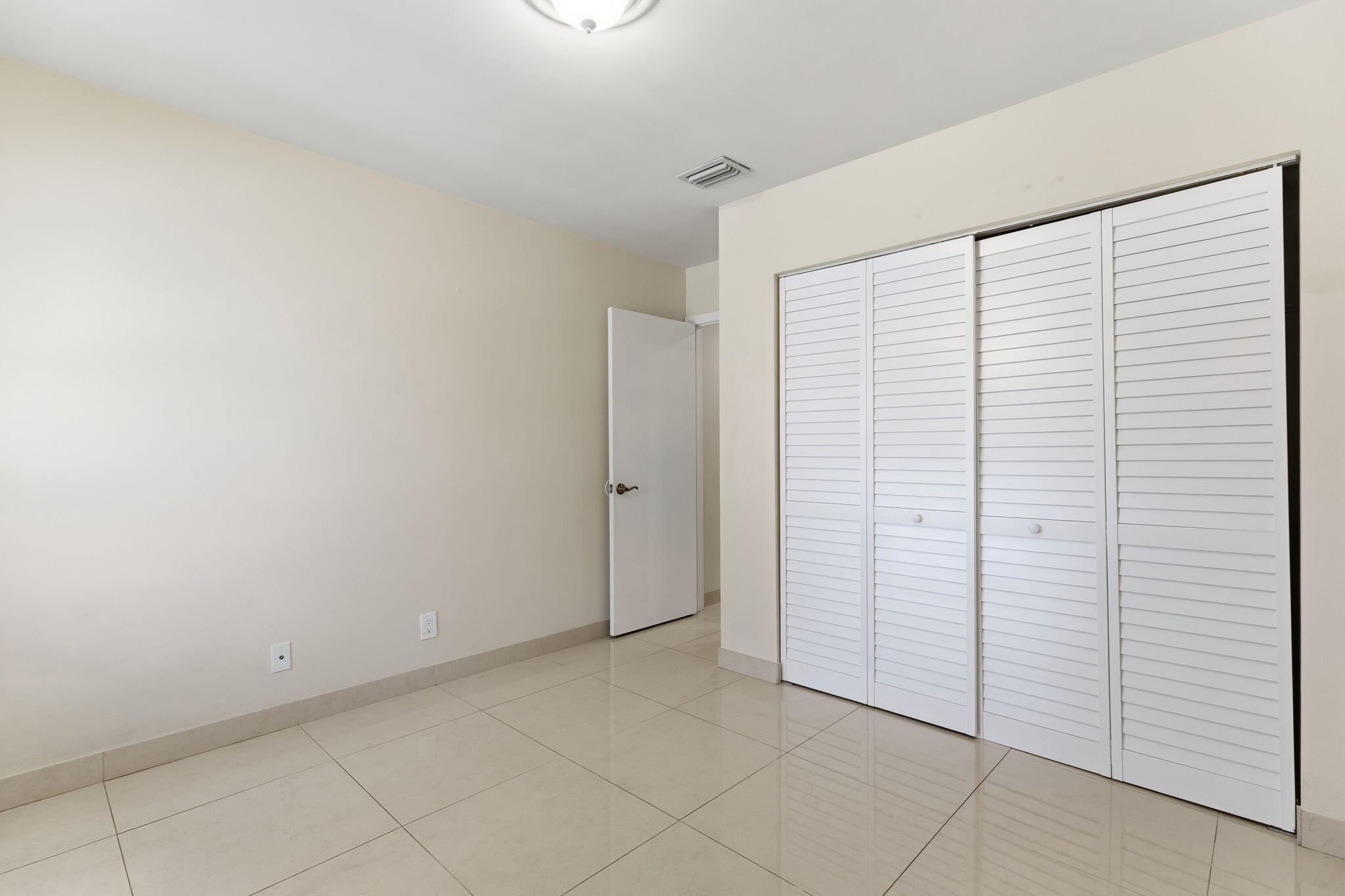 1472 Garden Road Weston, FL 33326 - Photo 22 of 30 21-web-or-mls-AR Media 21