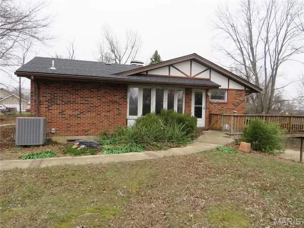$475,000 | 2371 Holtgrewe Road, Washington, MO 63090