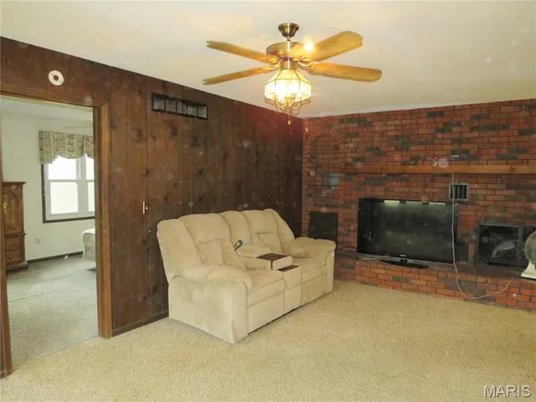 $475,000 | 2371 Holtgrewe Road, Washington, MO 63090