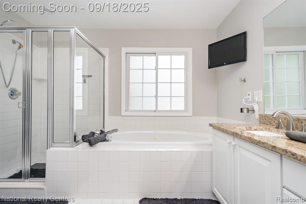 3851 Red Root Road Lake Orion, MI 48360 - Photo 33 of 53