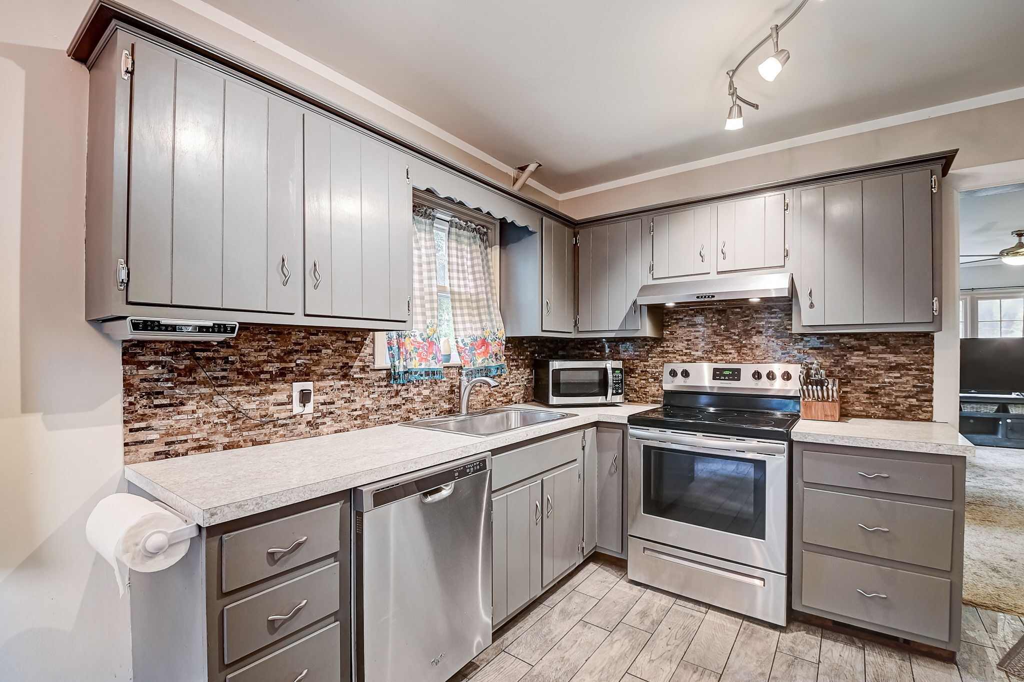 120 West Roberts Road Indianapolis, IN 46217 - Photo 22 of 65 Gallery Image 22