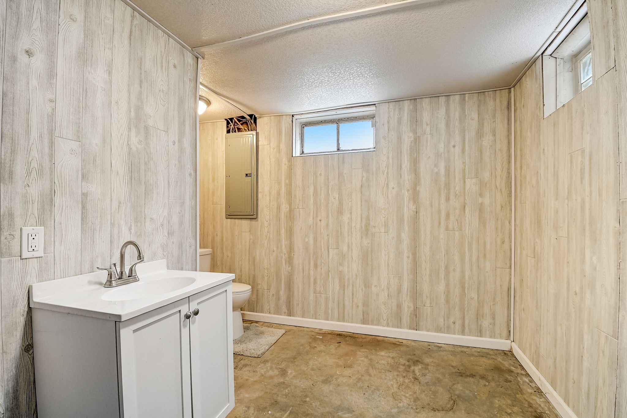 120 West Roberts Road Indianapolis, IN 46217 - Photo 45 of 65 Gallery Image 45