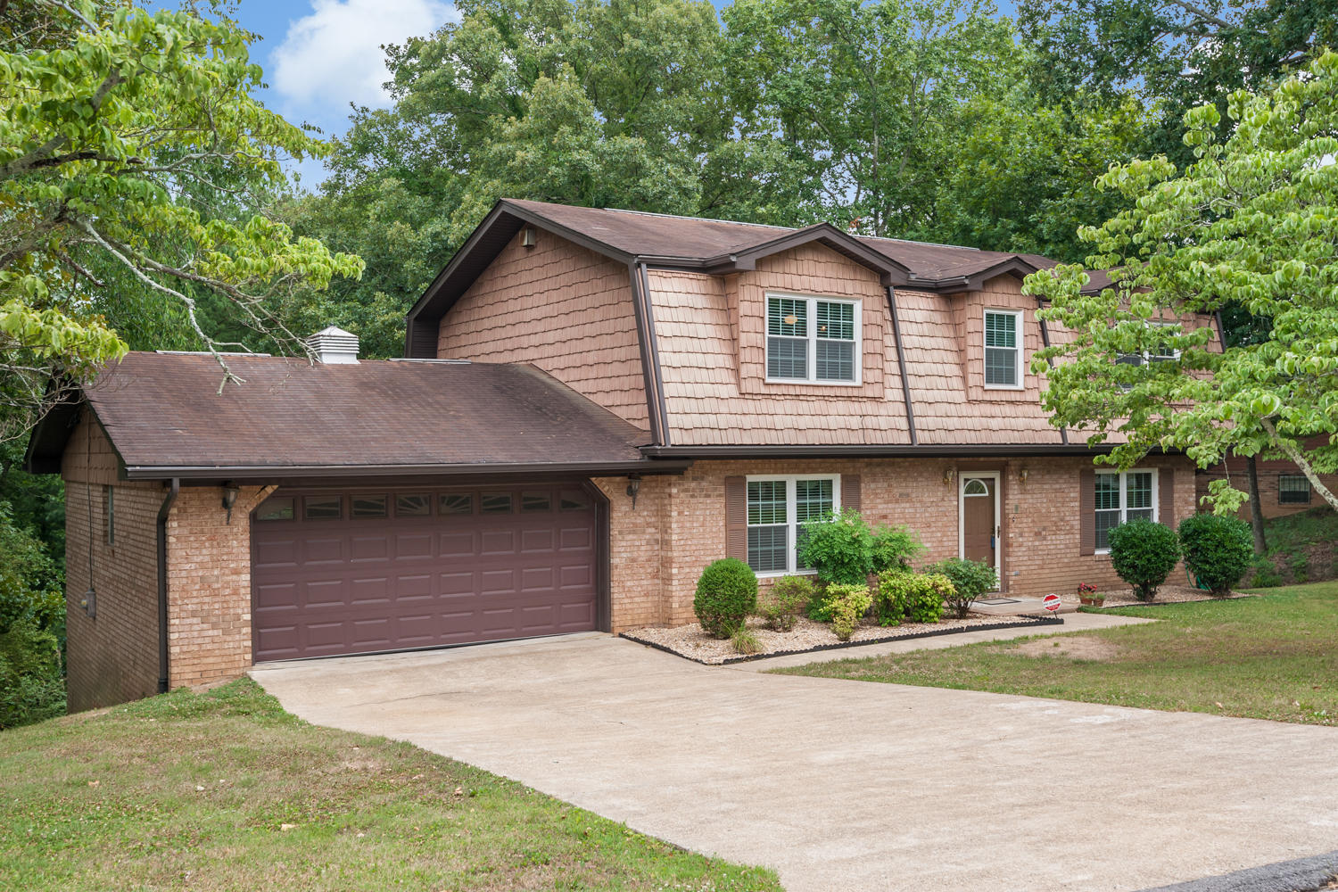 610 Timber Ridge Drive Hixson, TN 37343 - Photo 3 of 29 610_Timber_Ridge_Dr_02