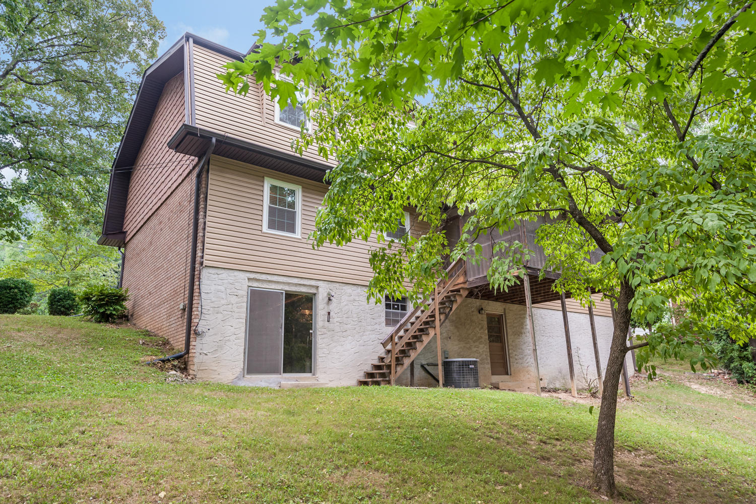 610 Timber Ridge Drive Hixson, TN 37343 - Photo 6 of 29 610_Timber_Ridge_Dr_06