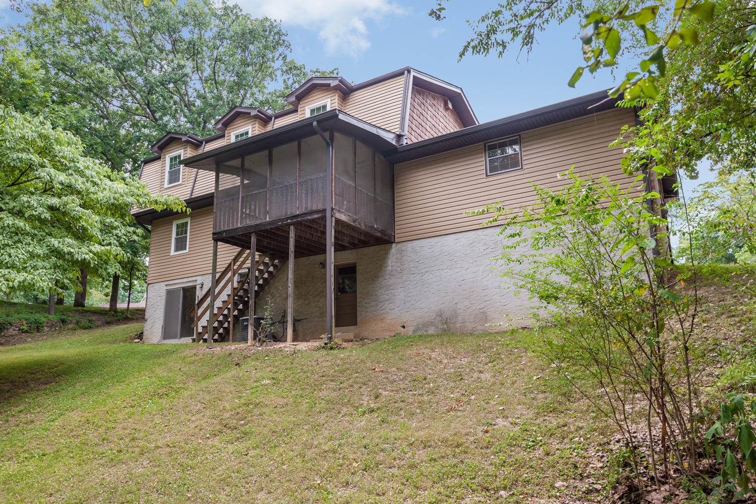 610 Timber Ridge Drive Hixson, TN 37343 - Photo 7 of 29 610_Timber_Ridge_Dr_07