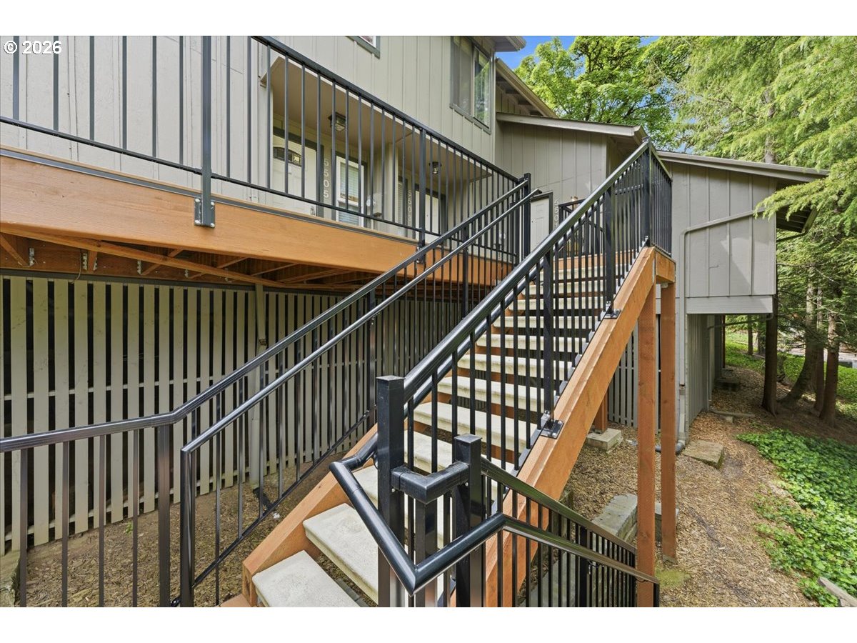 5503 Southwest Multnomah Boulevard Portland, OR 97219 - Photo 3 of 28