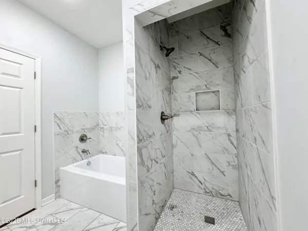 $329,000 | 8780 Thunderbird Drive East, Hernando, MS 38632