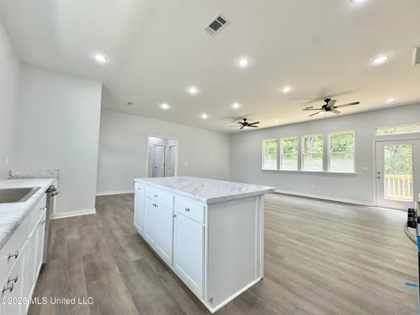 $329,000 | 8780 Thunderbird Drive East, Hernando, MS 38632