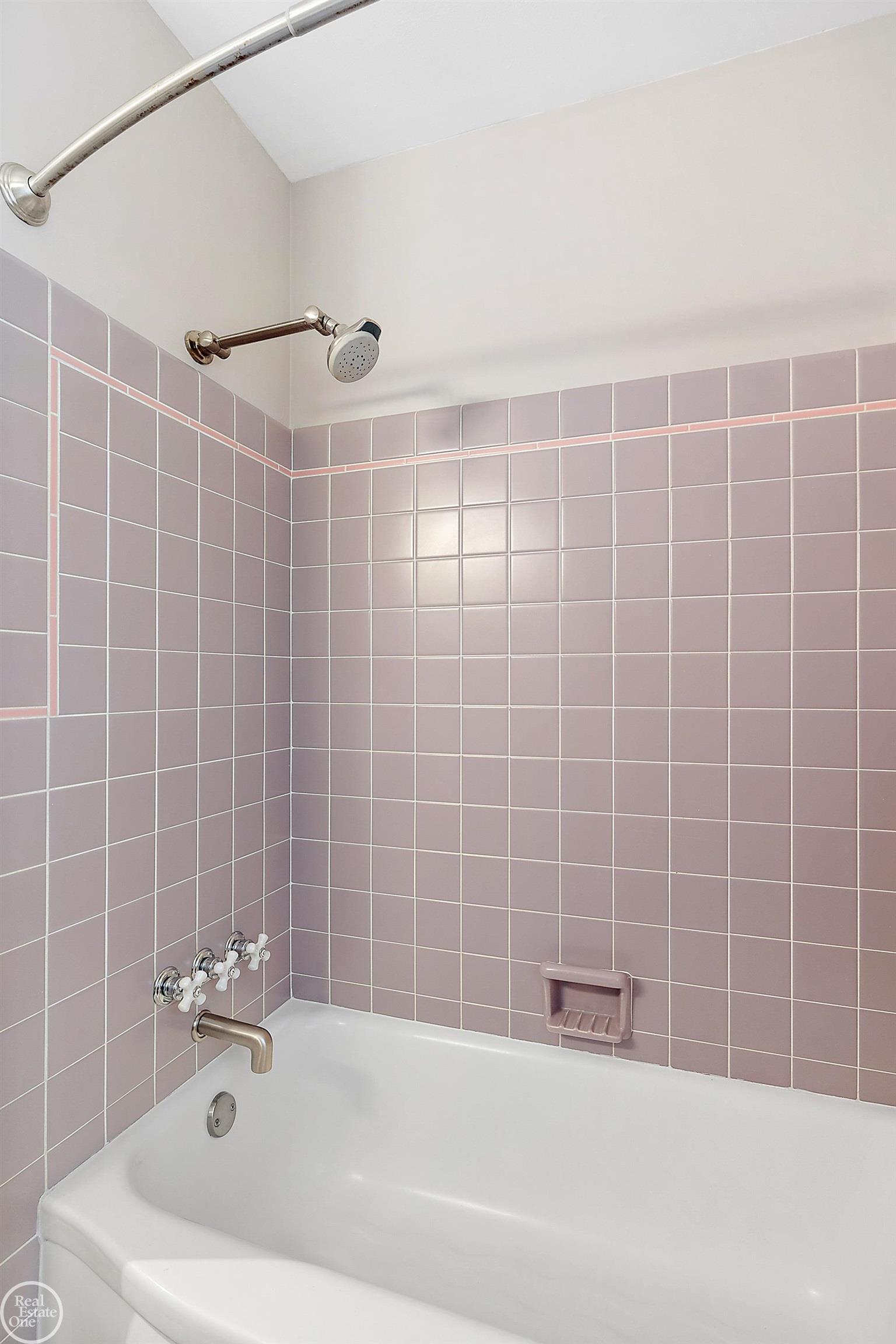 1115 Vesper Road Ann Arbor, MI 48103 - Photo 30 of 57 50105601-37.JPG