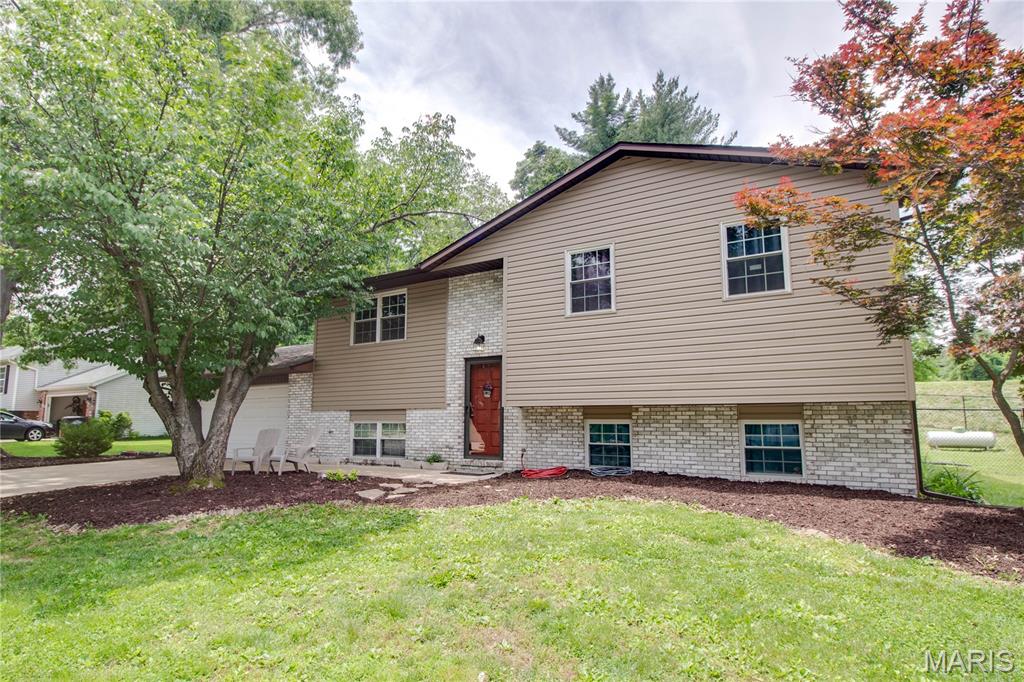 5204 Pin Oak Drive Alton, IL 62002 - Photo 2 of 45