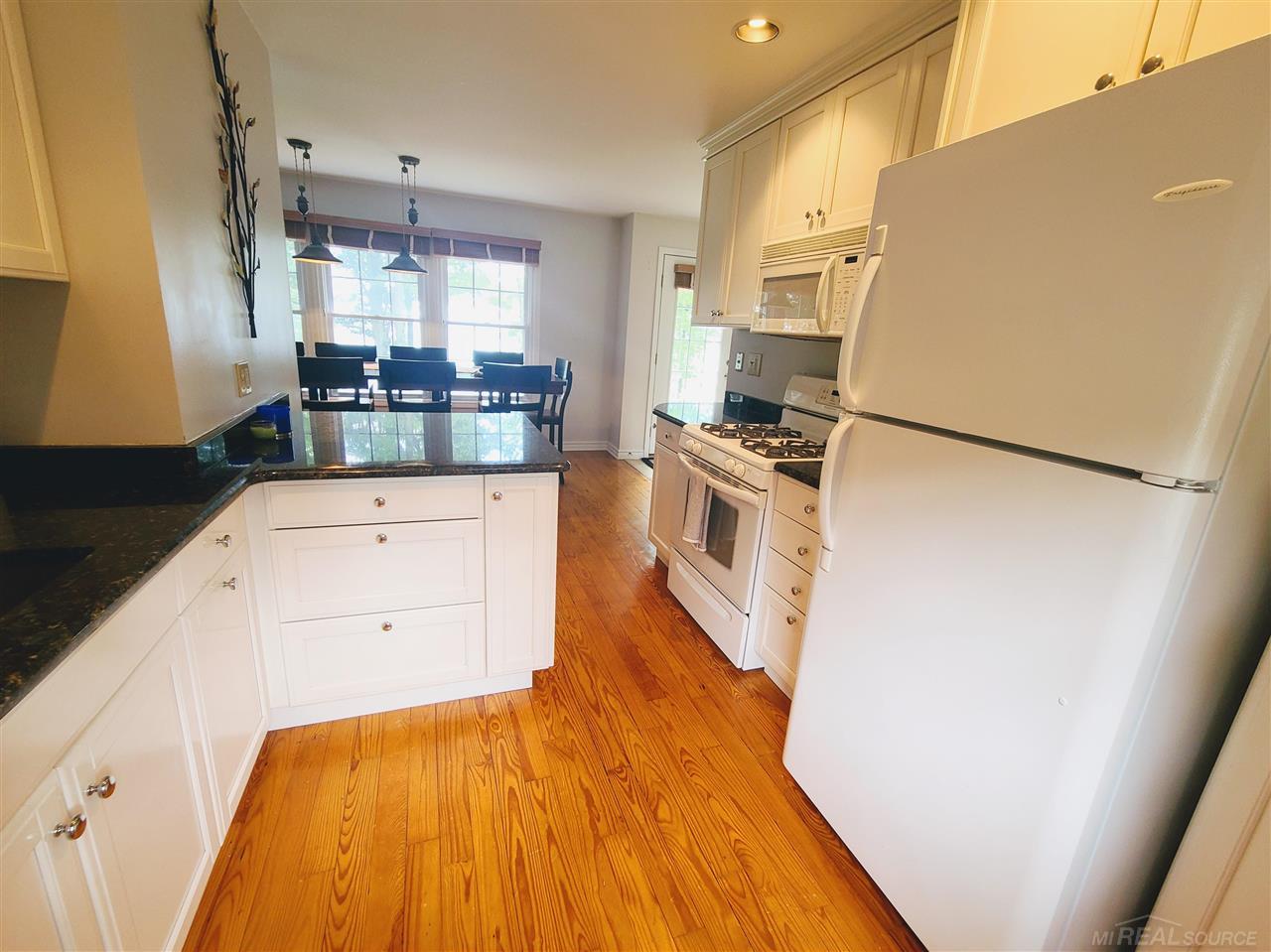 2363 South Lakeshore Road Applegate, MI 48401 - Photo 12 of 55 50046484-11.JPG
