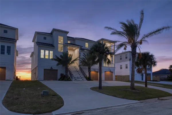 $1,620,000 | 426 81st Street, Galveston, TX 77551