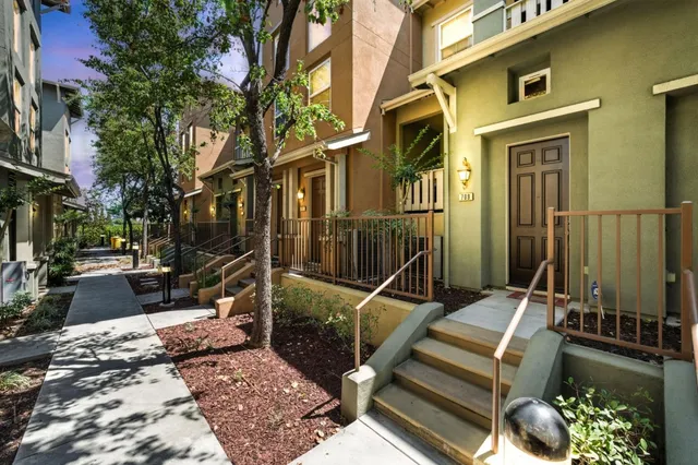 $885,000 | 709 Modern Ice Drive, San Jose, CA 95112