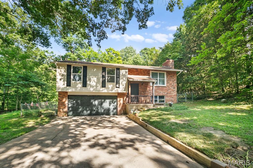 3310 Lynch Road Pacific, MO 63069 - Photo 2 of 28