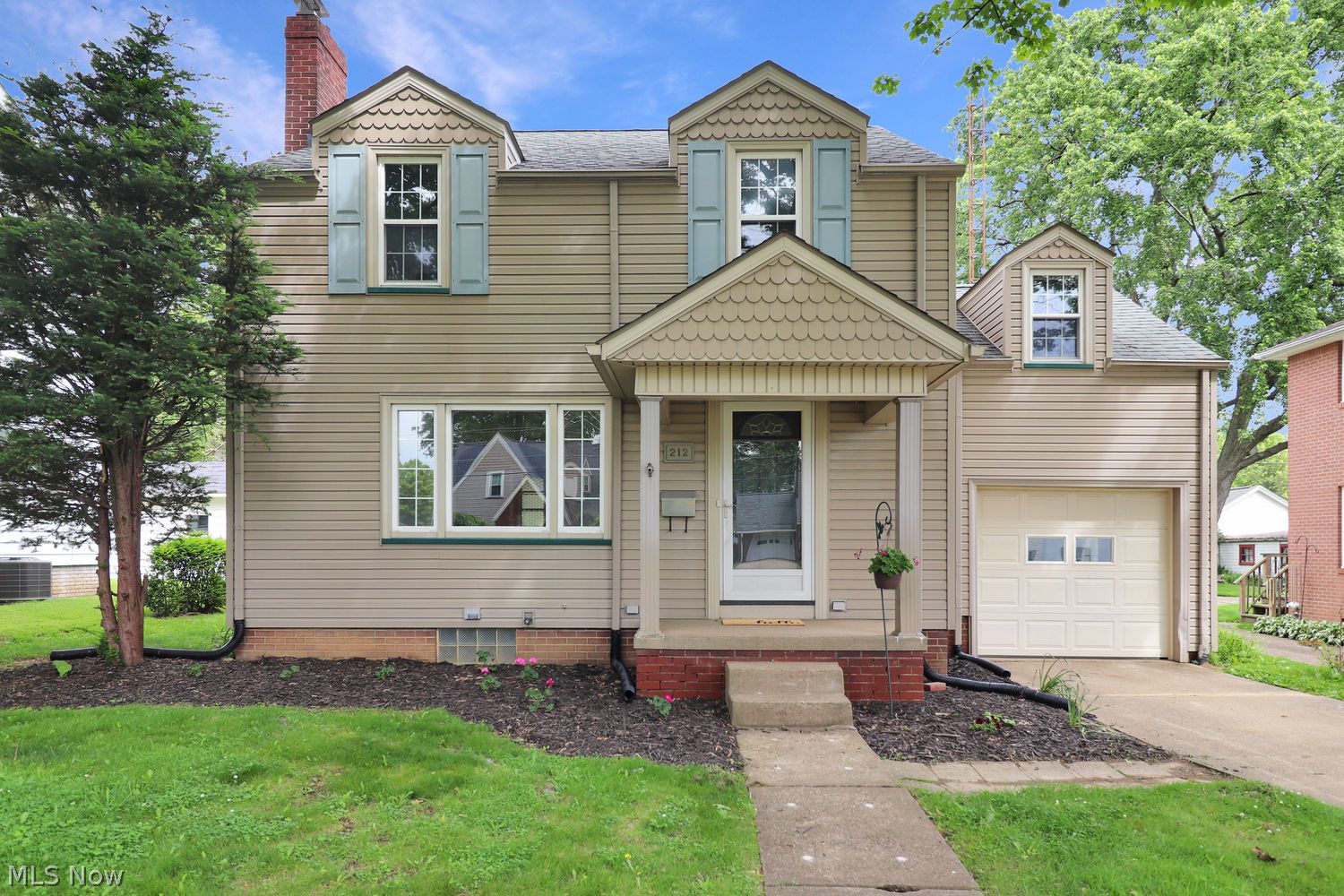 212 Raff Road Northwest Canton, OH 44708 - Photo 2 of 35