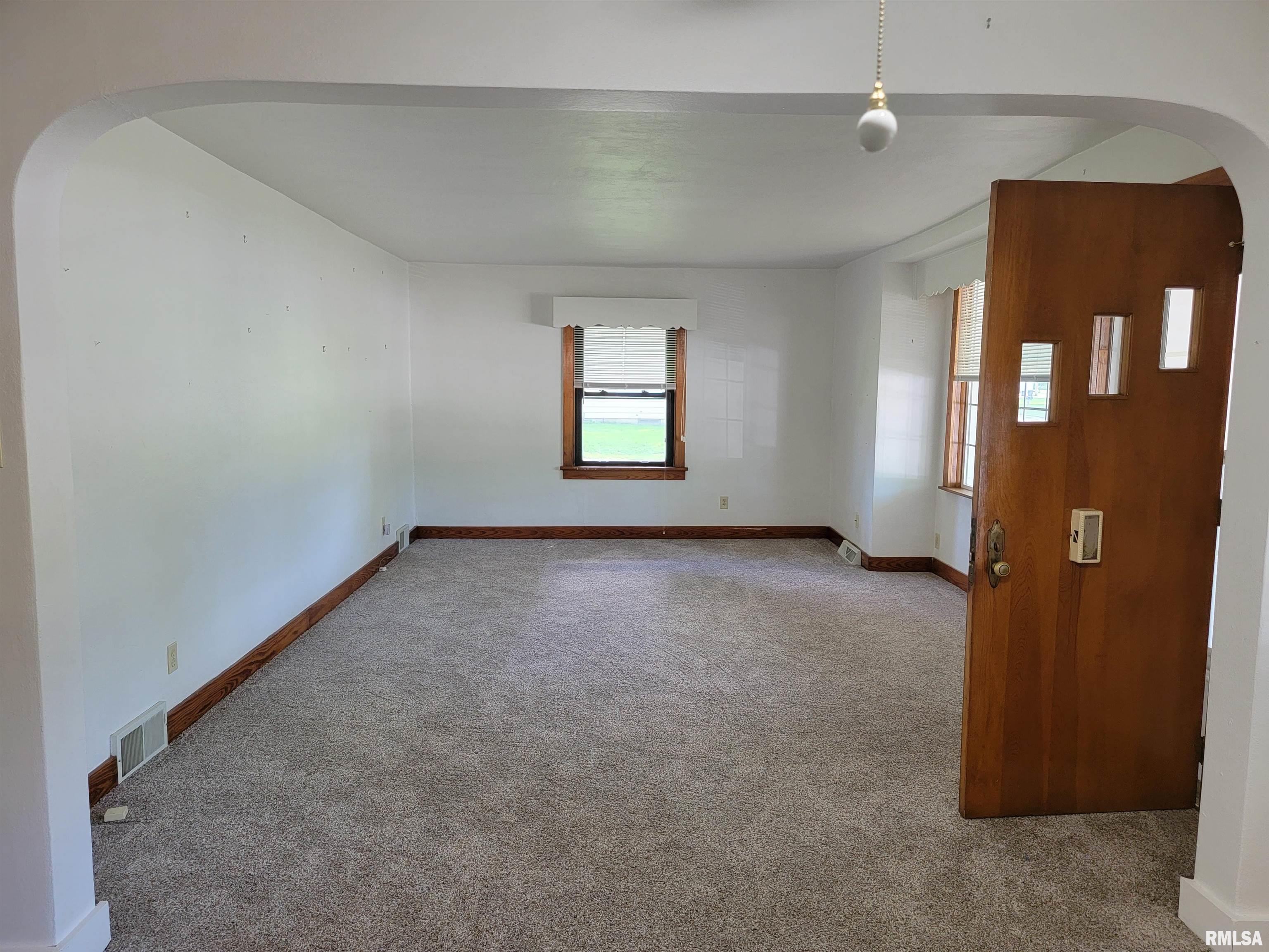 1247 South Main Street Canton, IL 61520 - Photo 11 of 41 Gallery Image 11
