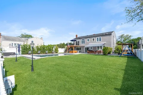 $1,199,999 | 159 Driftwood Drive, West Islip, NY 11795