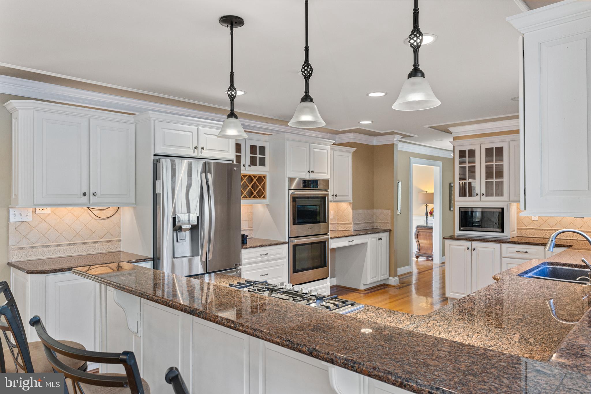 734 Northbrook Road Kennett Square, PA 19348 - Photo 34 of 89 a kitchen with refrigerator and window