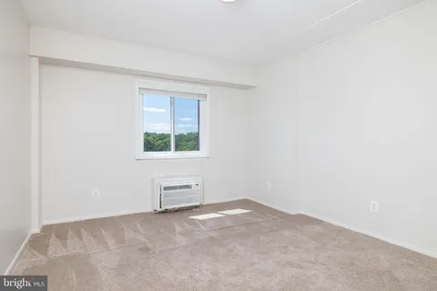 $189,999 | 27701 Valley Run Drive, Unit 701, Wilmington, DE 19810