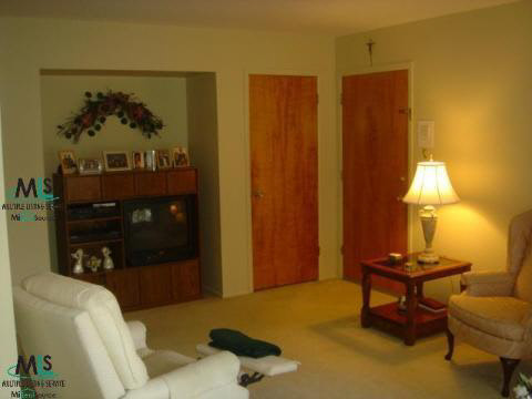 29382 Hoover Road Warren, MI 48093 - Photo 5 of 9 939649-4.JPG