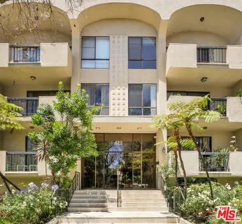 $4,950 | 423 North Palm Drive, Unit 206, Beverly Hills, CA 90210