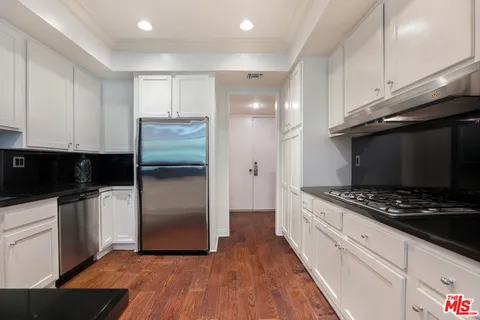 $4,950 | 423 North Palm Drive, Unit 206, Beverly Hills, CA 90210