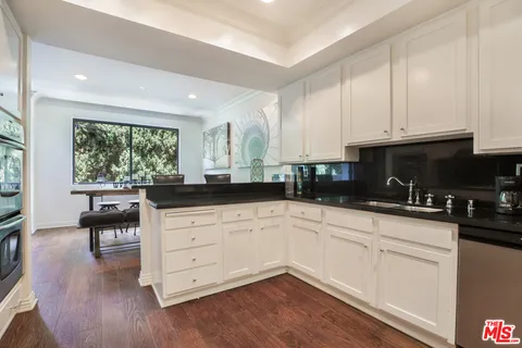 $4,950 | 423 North Palm Drive, Unit 206, Beverly Hills, CA 90210