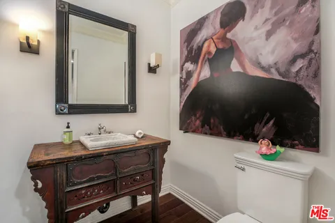 $4,950 | 423 North Palm Drive, Unit 206, Beverly Hills, CA 90210