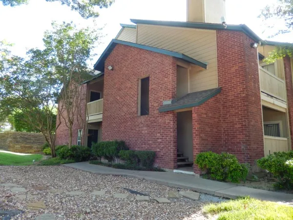 $1,175 | 8601 Park Lane, Unit 422, Dallas, TX 75231