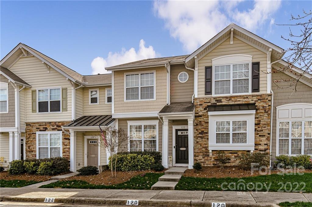 122 Chimney Rock Lane Fort Mill, SC 29708 - Photo 2 of 27 a front view of a house