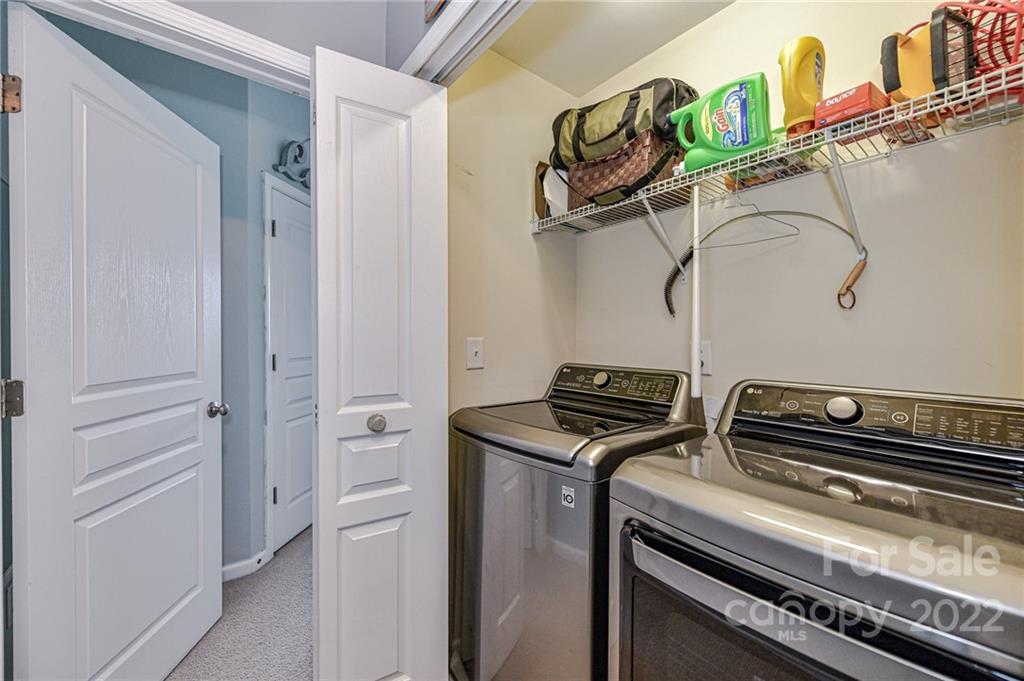 122 Chimney Rock Lane Fort Mill, SC 29708 - Photo 21 of 27 a close view of a stove