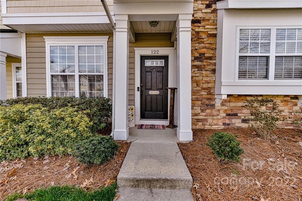 122 Chimney Rock Lane Fort Mill, SC 29708 - Photo 4 of 27 a front view of a house