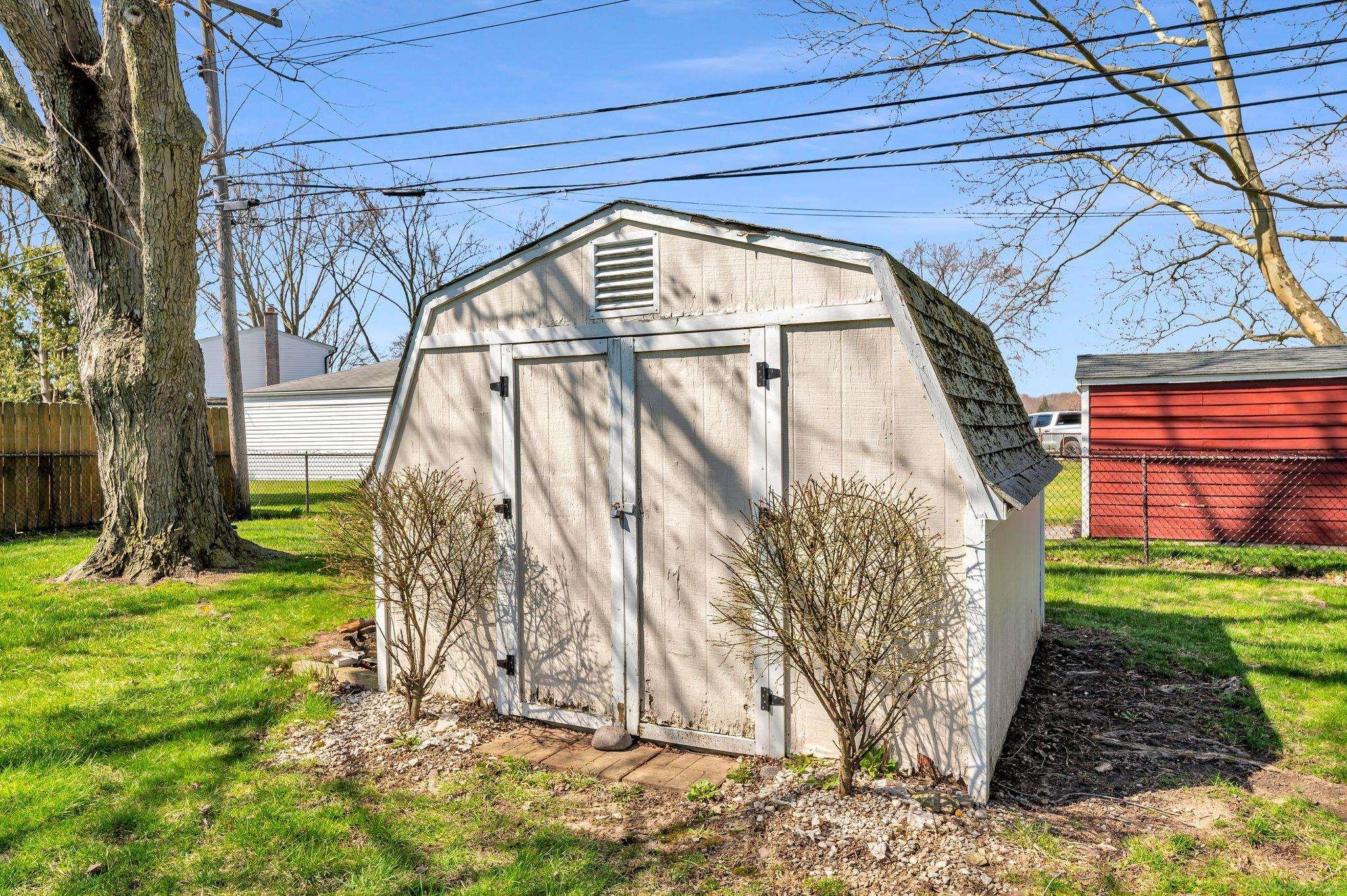 35581 Kelly Road Clinton Township, MI 48035 - Photo 26 of 27 50138357-6e55dfda-6447-4acd-8dad-54f5cb0e6f97.JPG