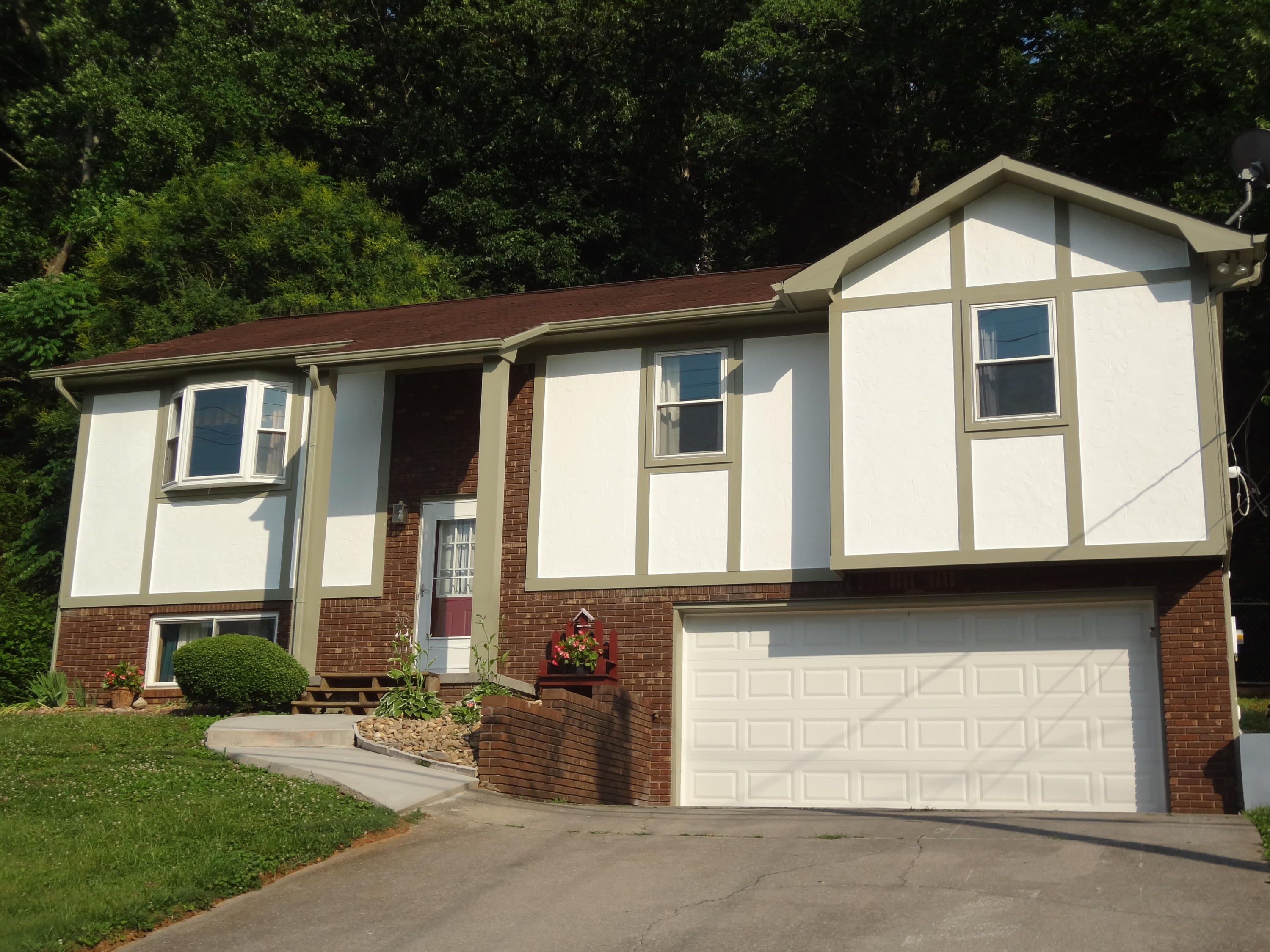 9532 Trails End Road Knoxville, TN 37931 - Photo 4 of 32 Front View