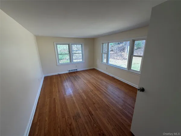 $2,150 | 15 Dugan Lane, Hopewell Junction, NY 12533