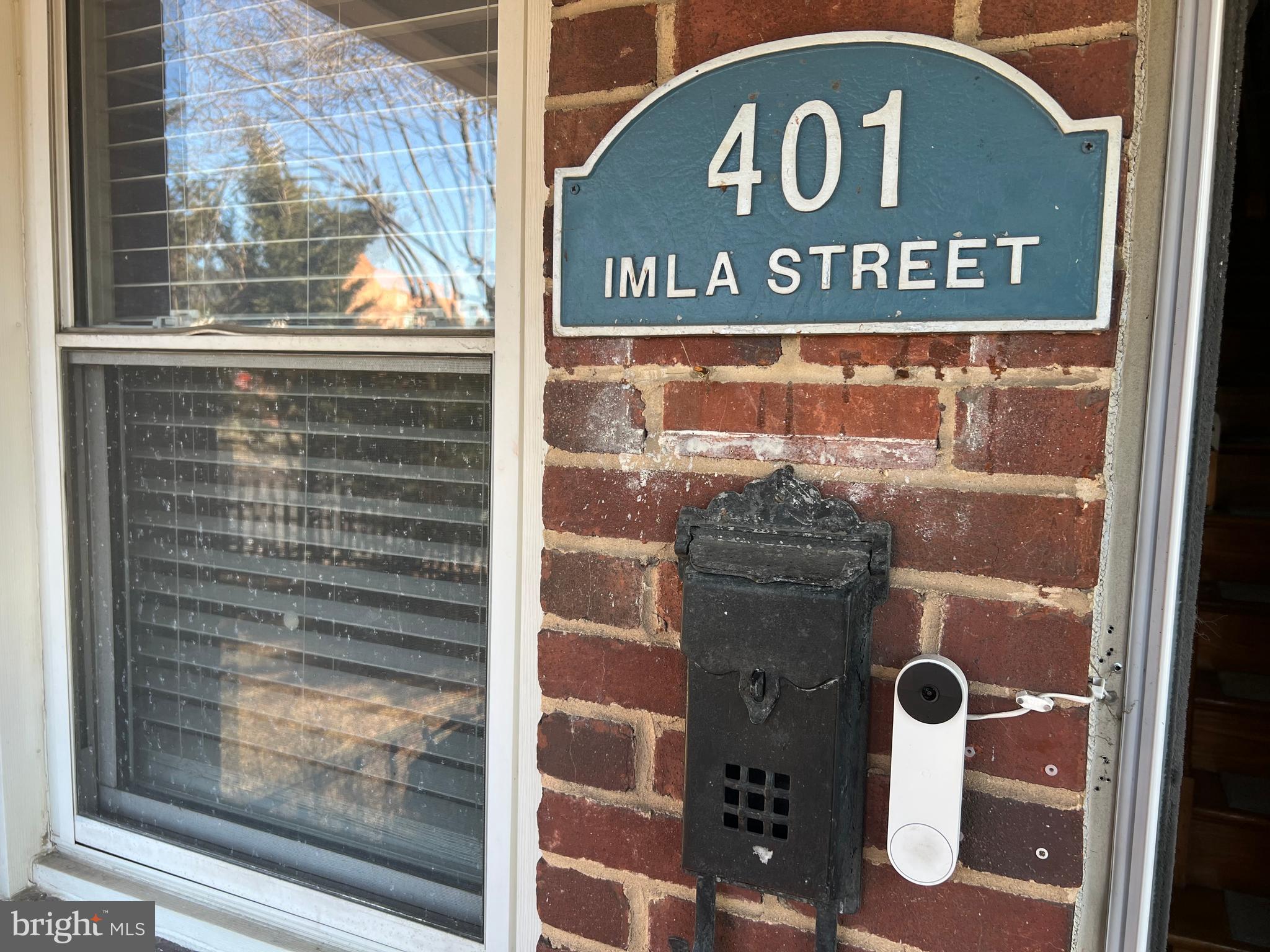 401 Imla Street Baltimore, MD 21224 - Photo 2 of 28 a close view of door